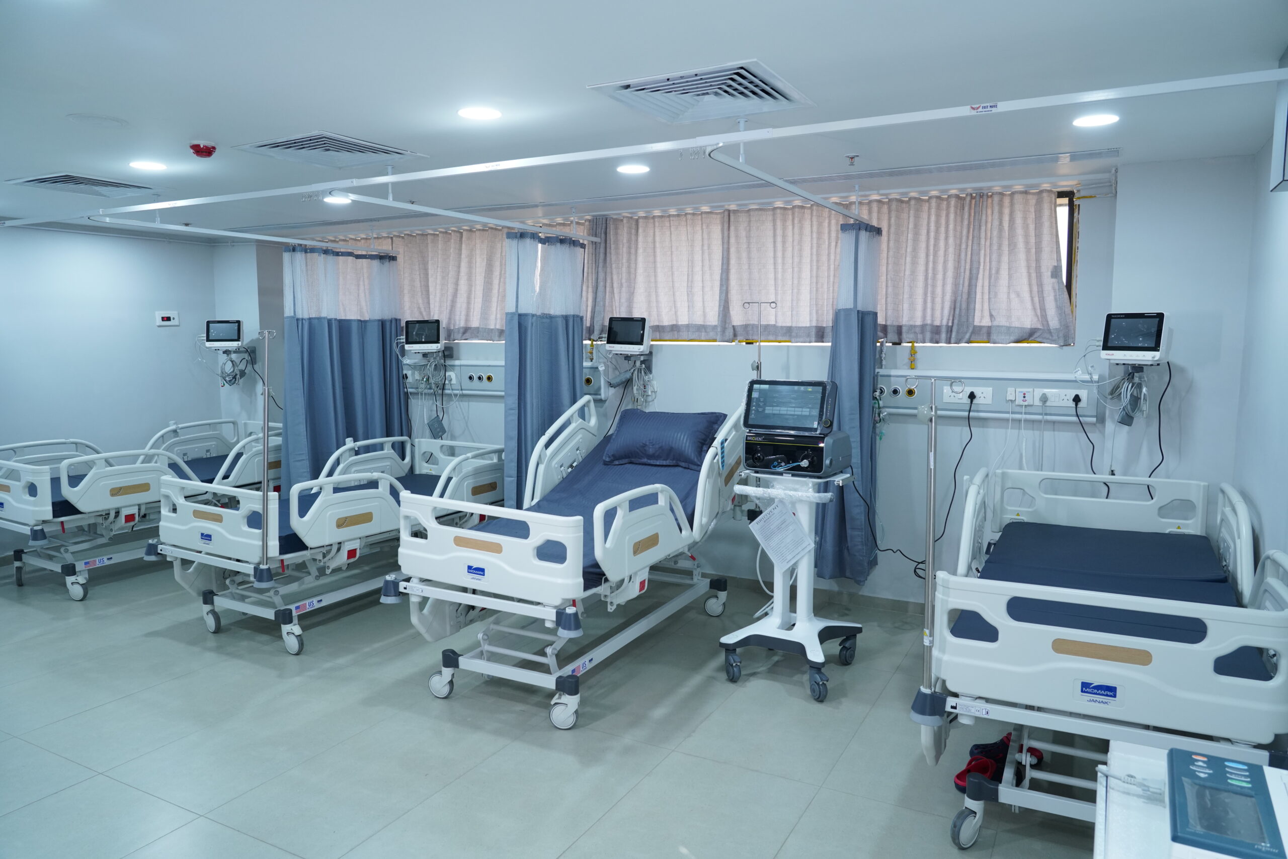 24/7 Emergency ICU Care at Best Multispeciality Hospital Ahmedabad